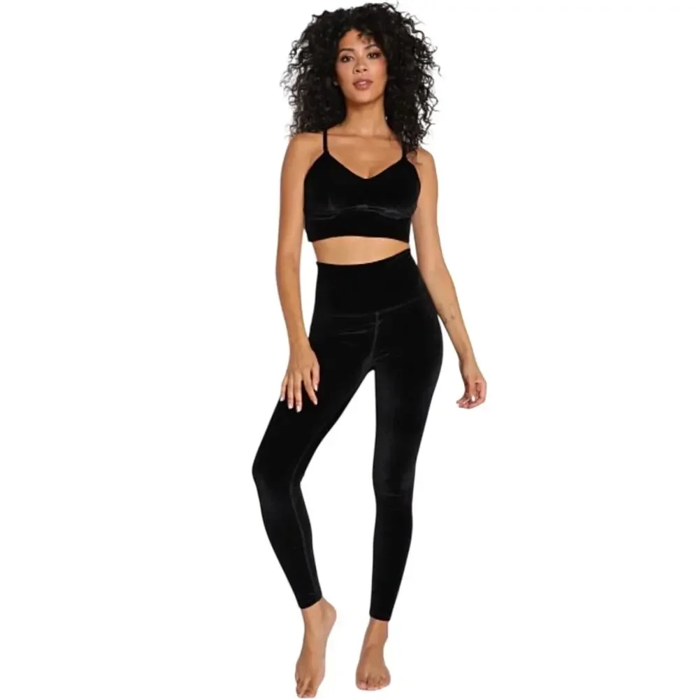 NWT Beyond Yoga Velvet Motion Bra Gym Cropped Top Black Workout Size Medium - Picture 5 of 14